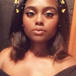 Meet your Posher, Joniya